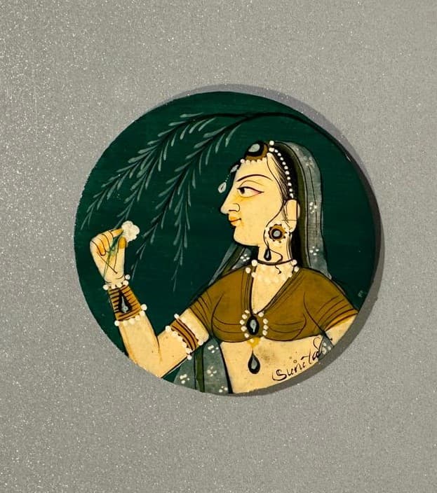 Basohli Magnet: Nayika in Green